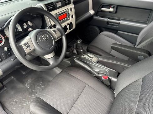 Used 2014 Toyota FJ Cruiser 4WD image 10