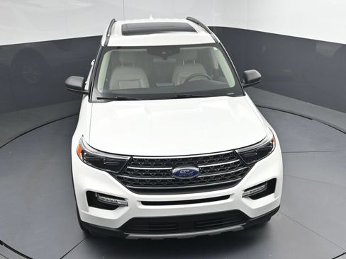 Used 2021 Ford Explorer XLT w/ Equipment Group 202A AWD/4WD image 34