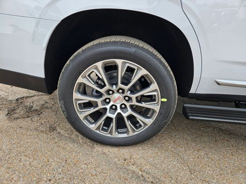 New 2026 GMC Yukon Denali image 33