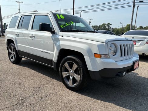 Used 2016 Jeep Patriot High Altitude image 3