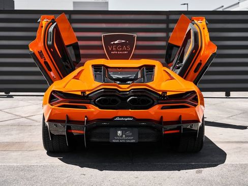 Used 2024 Lamborghini Revuelto AWD/4WD image 29
