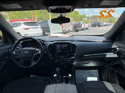 Used 2022 Chevrolet Traverse LT image 19