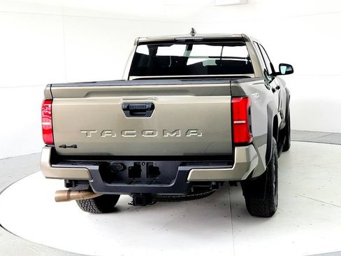 Certified 2024 Toyota Tacoma TRD Off-Road AWD/4WD image 5