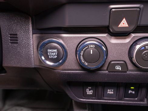 Used 2023 Toyota Tacoma TRD Sport w/ TRD Premium Sport Package AWD/4WD image 24
