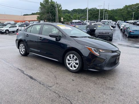 Used 2022 Toyota Corolla LE FWD image 6