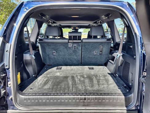 Used 2023 Lexus GX 460 Premium w/ Premium Package AWD/4WD image 17