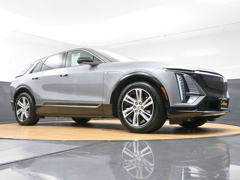 Used 2024 Cadillac Lyriq Tech RWD image 43