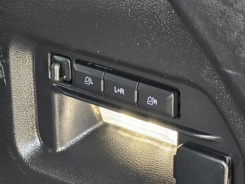 Used 2023 Ford Explorer Limited w/ Equipment Group 301A AWD/4WD image 32