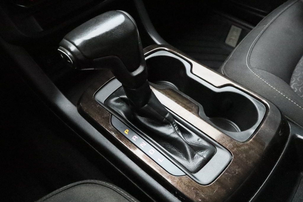 Used 2020 GMC Canyon SLE w/ Elevation Edition RWD image 18