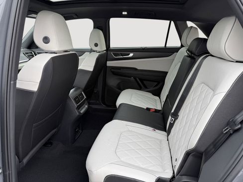 New 2026 Volkswagen Atlas Cross Sport SEL Premium R-Line image 10