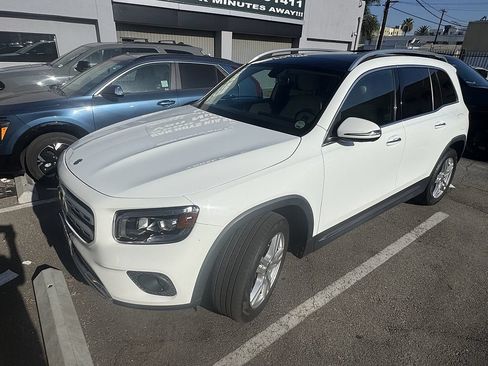 Used 2020 Mercedes-Benz GLB 250 image 2