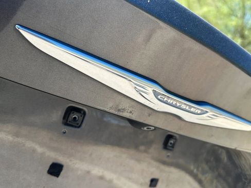 Used 2015 Chrysler 200 Limited w/ Convenience Group image 21