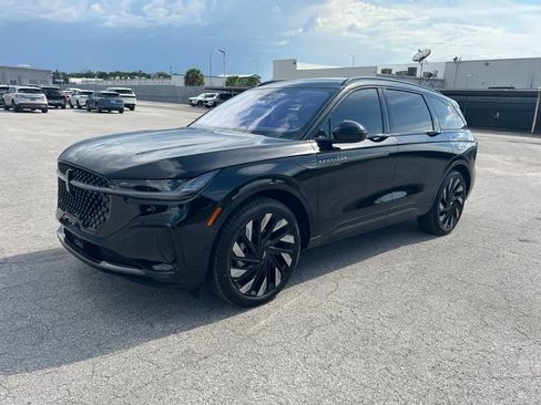 Used 2025 Lincoln Nautilus Reserve w/ Jet Appearance Package AWD/4WD image 9