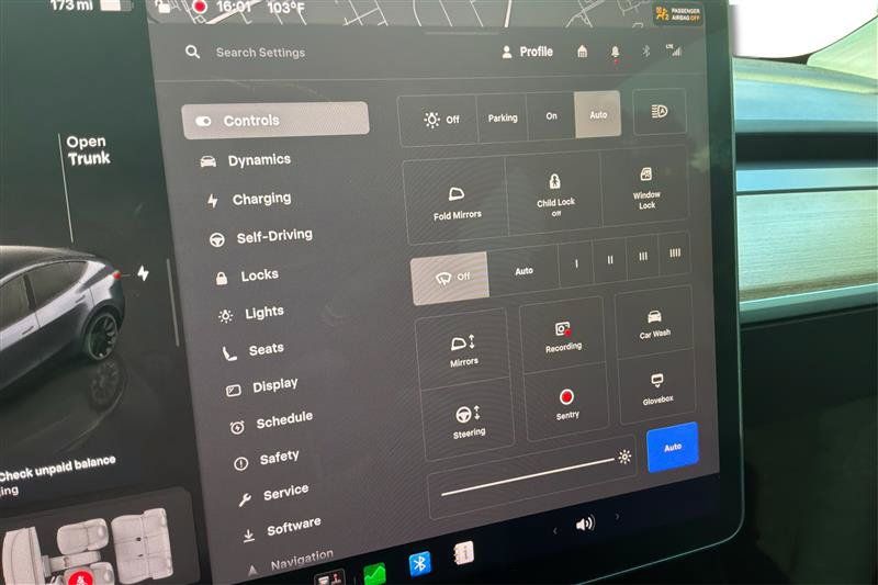 Used 2022 Tesla Model Y Long Range AWD/4WD image 31