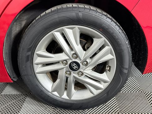 Used 2020 Hyundai Elantra SEL FWD image 35