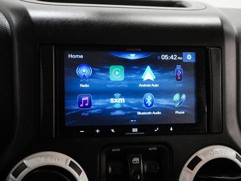 Used 2012 Jeep Wrangler Unlimited Sahara image 21