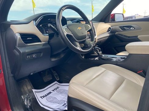 Used 2022 Chevrolet Traverse LT w/ LT Premium Package image 20