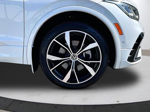 Used 2022 Volkswagen Tiguan SEL R-Line AWD/4WD image 34