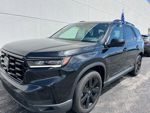 Certified 2025 Honda Pilot Black Edition image 1