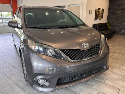 Used 2014 Toyota Sienna SE