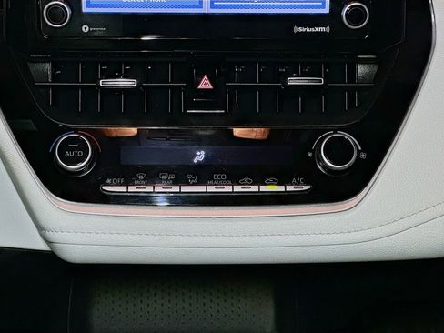 Used 2022 Toyota Corolla SE FWD image 13