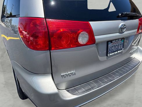 Used 2009 Toyota Sienna LE FWD image 24