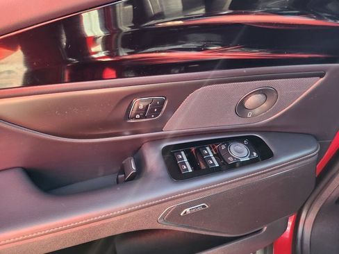 Used 2024 Lincoln Nautilus Reserve w/ Equipment Group 202A image 11