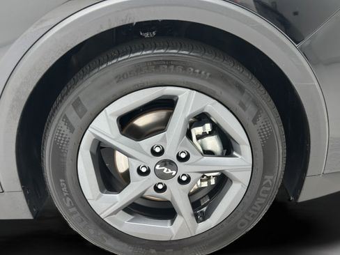 Used 2025 Kia K4 FWD image 7