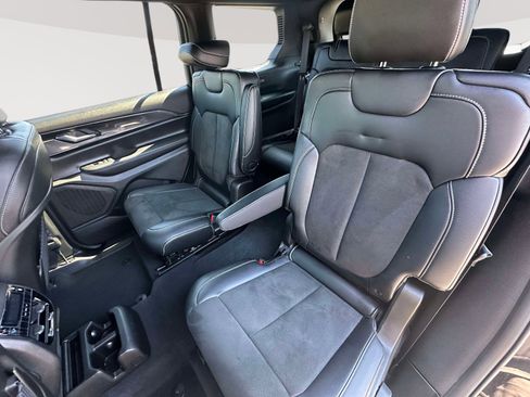 Used 2023 Jeep Grand Cherokee L Laredo AWD/4WD image 24
