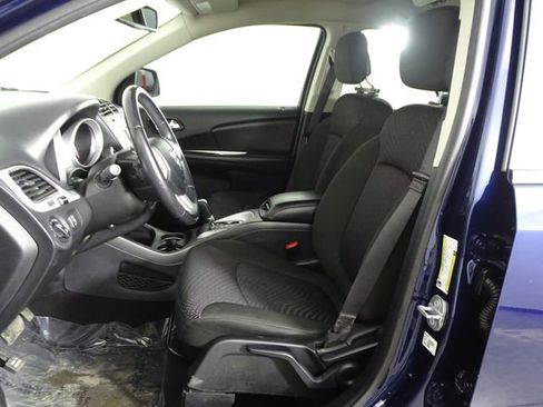 Used 2019 Dodge Journey SE w/ Connectivity Group FWD image 14
