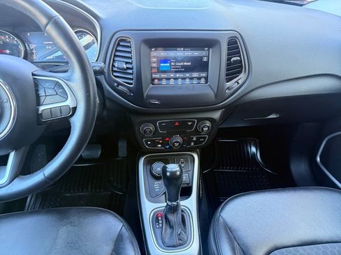 Used 2019 Jeep Compass Latitude w/ Popular Equipment Group AWD/4WD image 15