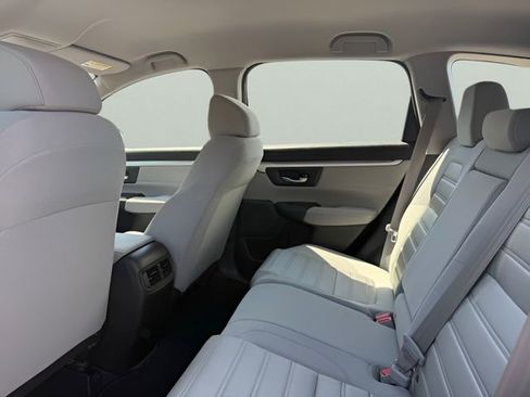 Used 2017 Honda CR-V LX image 12