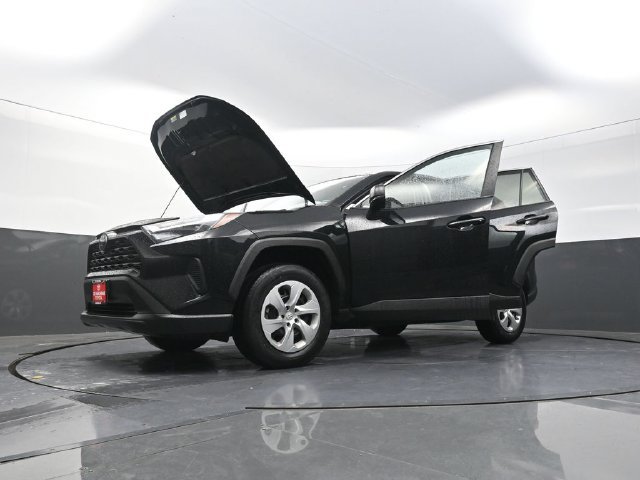 Used 2025 Toyota RAV4 LE AWD/4WD image 41