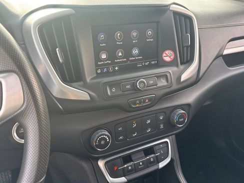 Used 2024 GMC Terrain SLE image 27