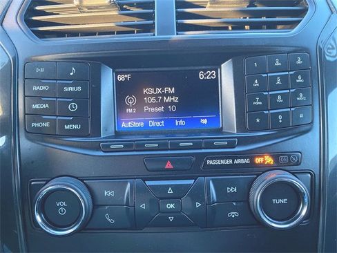 Used 2019 Ford Explorer XLT image 13