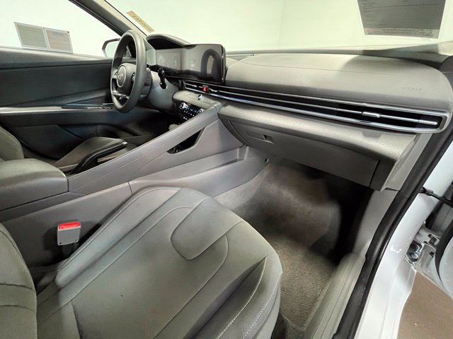 Used 2024 Hyundai Elantra SEL FWD image 11