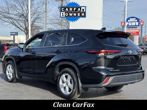 Used 2024 Toyota Highlander LE image 2