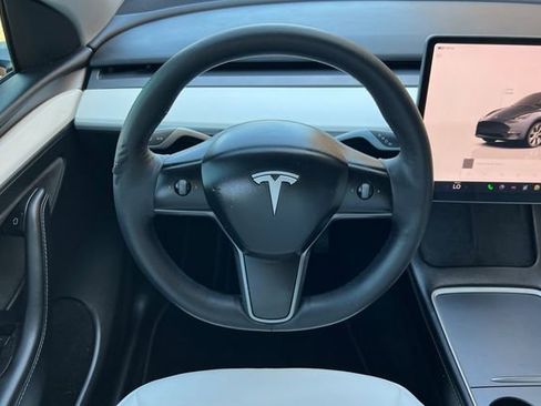 Used 2023 Tesla Model Y Long Range AWD/4WD image 17