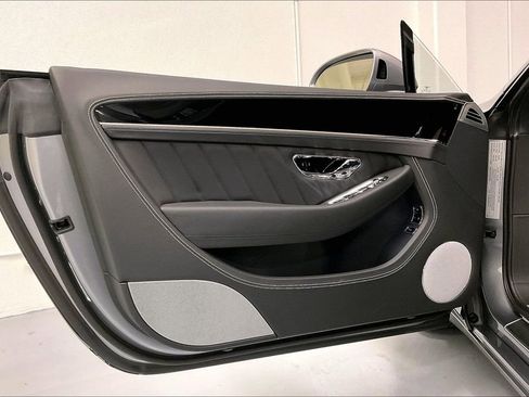 Used 2024 Bentley Continental GT image 19