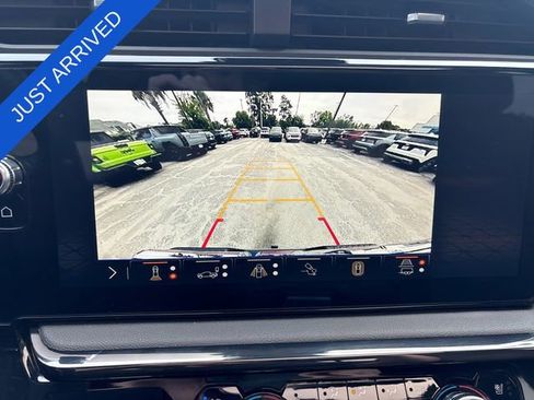 Used 2024 GMC Sierra 1500 AT4 w/ Technology Package AWD/4WD image 17