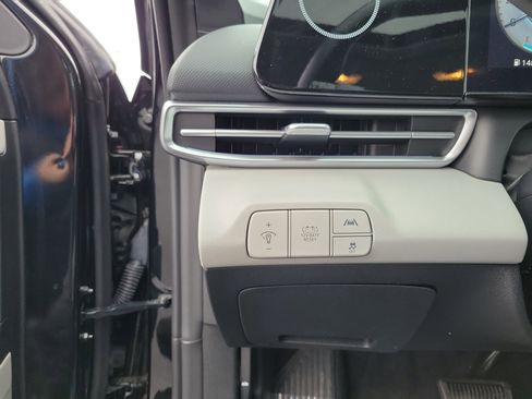 Used 2023 Hyundai Elantra Limited w/ Cargo Package image 21