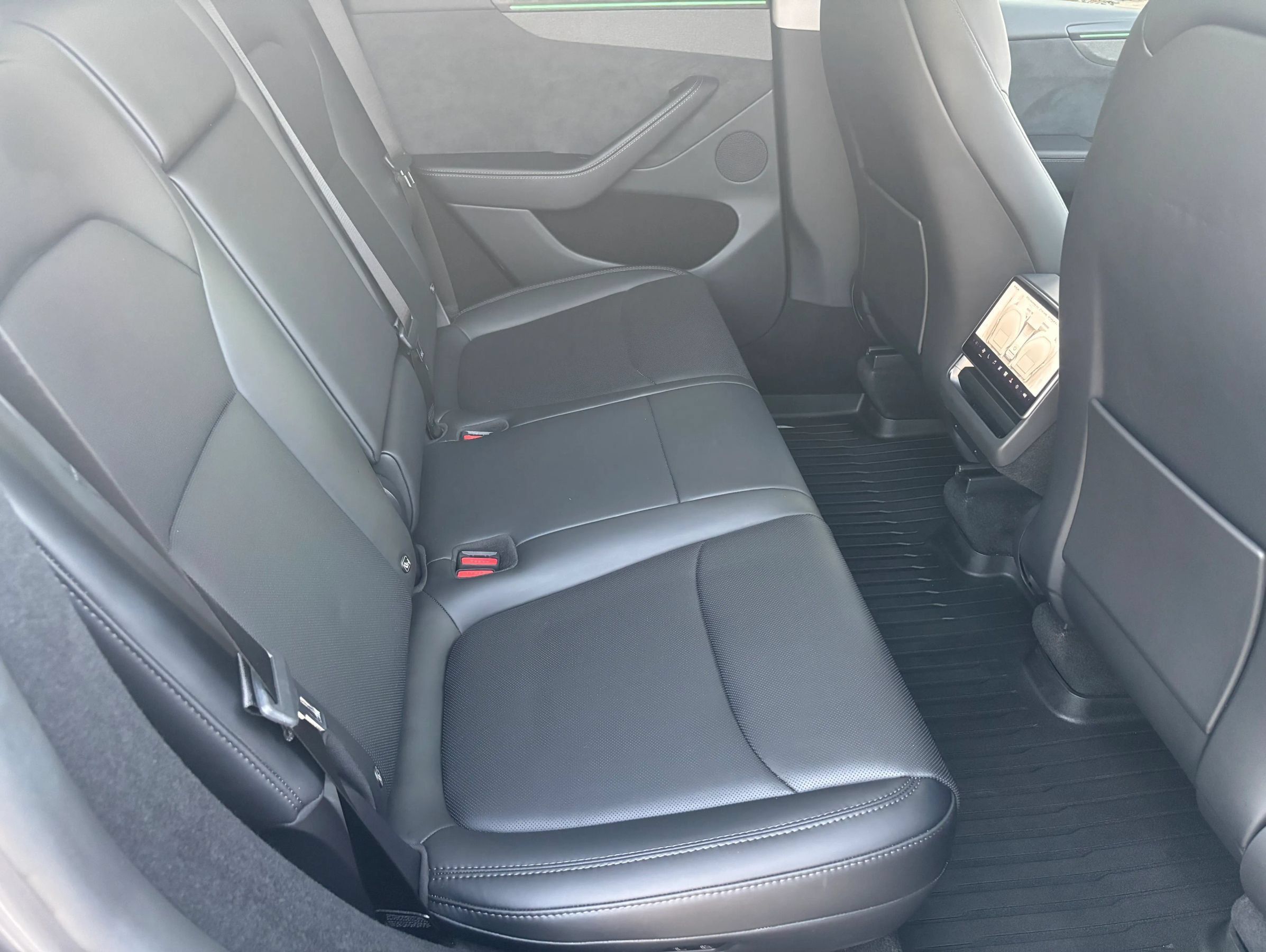 Used 2026 Tesla Model Y AWD image 13