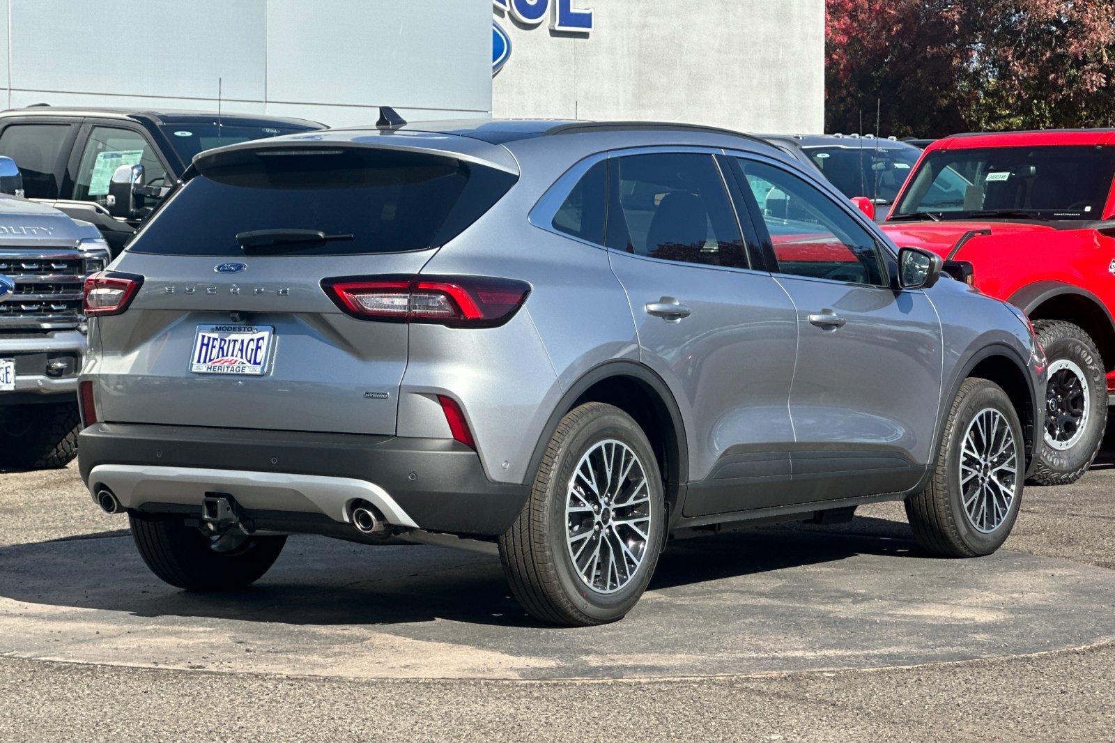 New 2024 Ford Escape SE w/ PHEV Premium Package FWD image 4