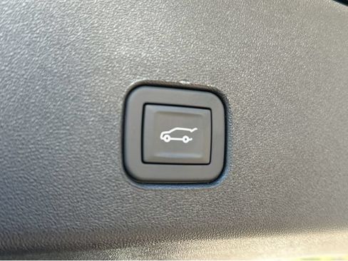 New 2026 Cadillac Optiq Sport 2 w/ LPO, Floor Liner Package AWD/4WD image 32