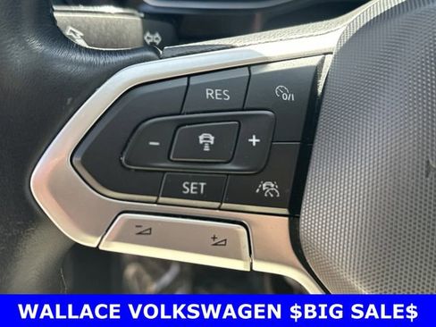 Certified 2023 Volkswagen Jetta SE w/ Panoramic Sunroof Package image 23