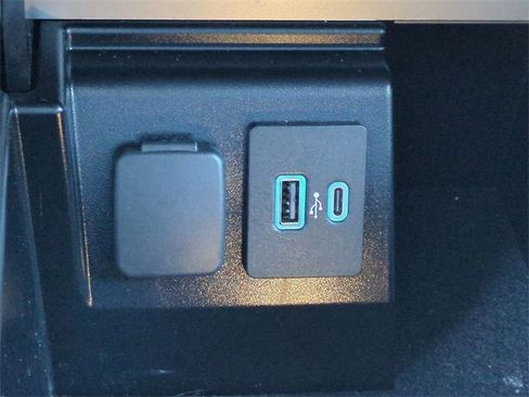 Used 2022 Ford Explorer ST w/ Equipment Group 401A image 28