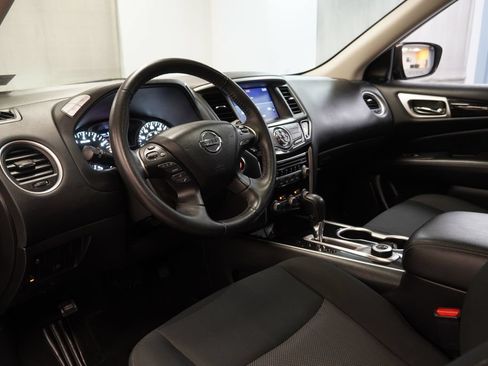Used 2020 Nissan Pathfinder SV AWD/4WD image 6