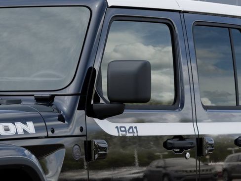 New 2026 Jeep Wrangler Unlimited Sahara w/ Whitecap Package AWD/4WD image 13