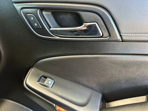 Used 2020 Chevrolet Suburban Premier image 22