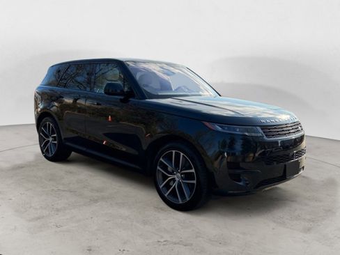 Used 2023 Land Rover Range Rover Sport SE image 2